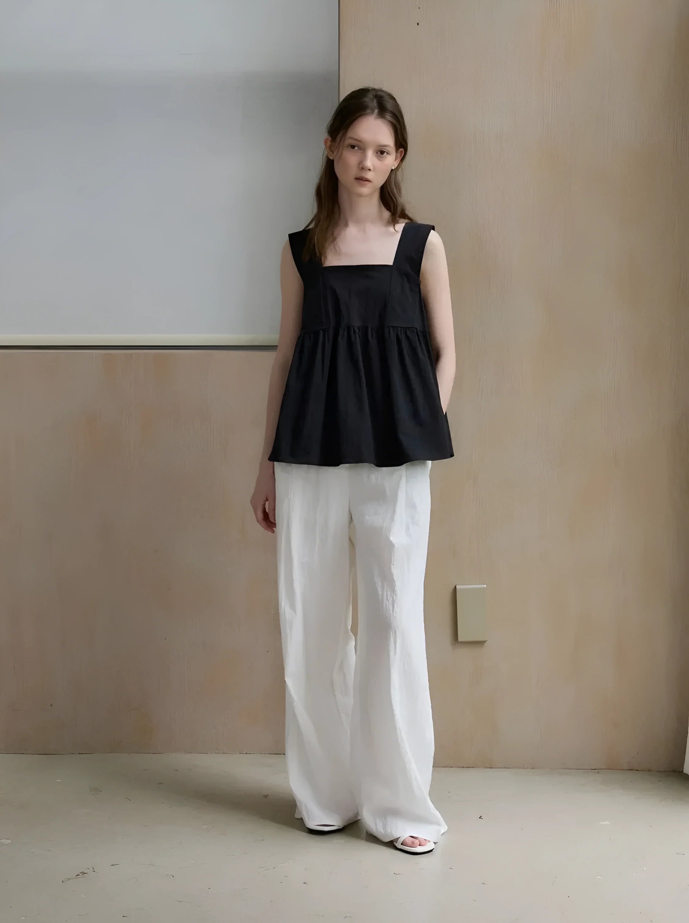 Summer Fashion Guide: Lightweight Outfit Ideas for Women